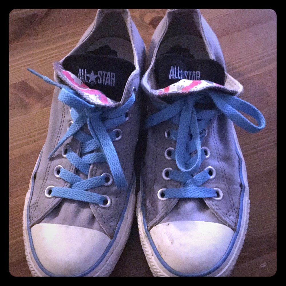 Converse. Gray. Baby blue trim & Laces